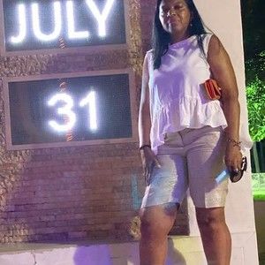 Meet your Posher, Maxine